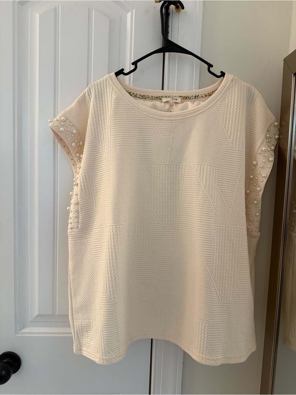 Umgee Cream Pearl-Accent Short Sleeve Blouse - Picture 2 of 7